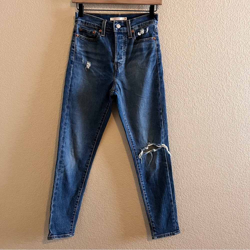 Levi’s Wedgie Skinny Distressed Jeans Size 26